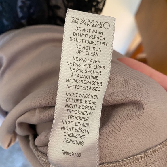 Lace sheath dress - Picture 7 of 7